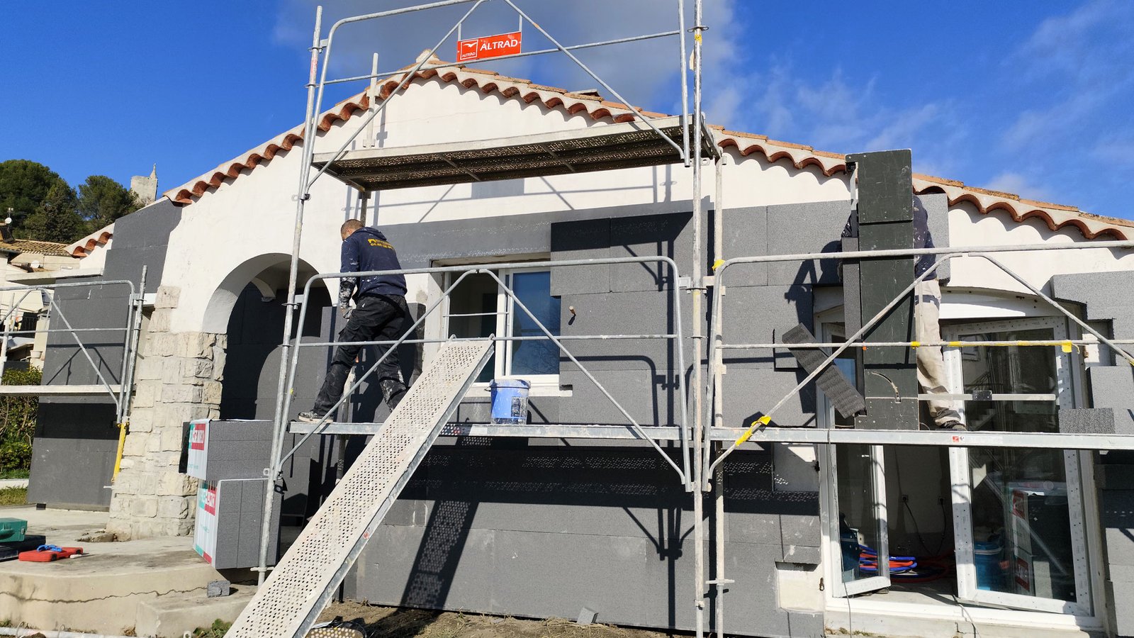 Isolation des murs par l'extérieur, par le Groupe IBC